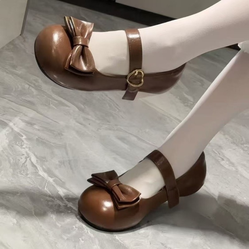 Нежные туфли в стиле Лолита с  – обзор и цена Leather Classic Strap